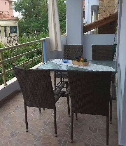 επινειο/epinio Apartman *